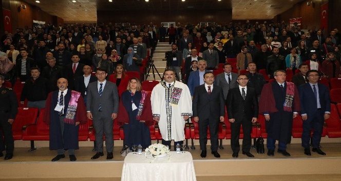 Eskişehir AÜ Rektörü Çomaklı, Diyarbakır’da Başarı belgesi takdim törenine katıldı