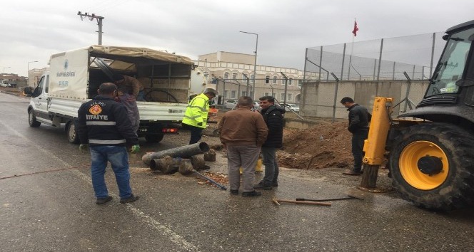 Silopi’de içme suyu boru hatları temizlendi