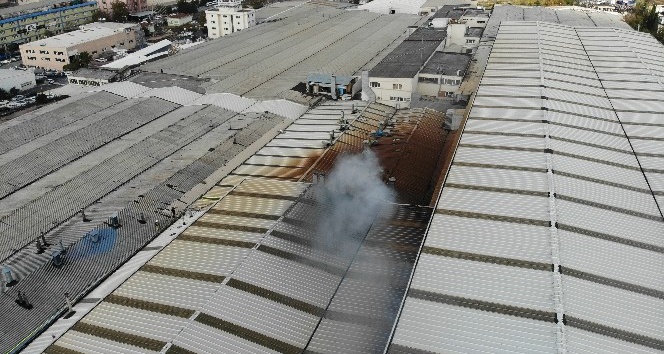 Avcılar’da fabrika yangını havadan görüntülendi