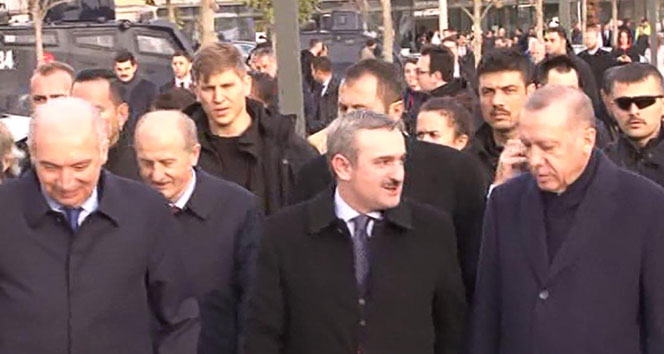 Cumhurbaşkanı Erdoğan Başakşehir Merkez Camii’nde incelemelerde bulundu