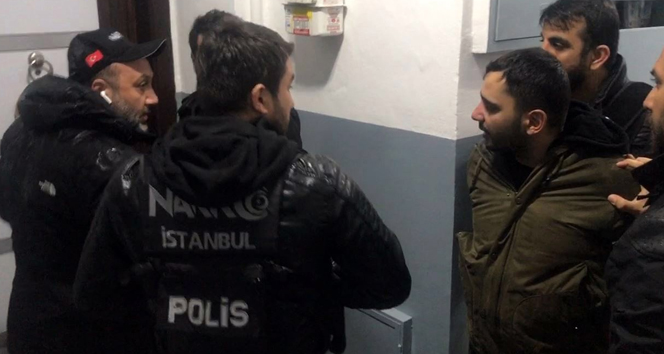 İstanbul’da torbacının eşi eroinleri oyuncak ayıyla pencereden attı