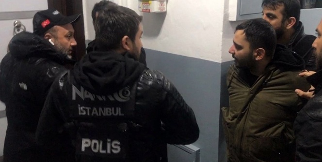 Eşine "kapıyı açma, polis" diye bağırdı