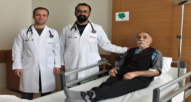 105 yaşındaki Yusuf dede geçirdiği operasyonla sağlığına kavuştu