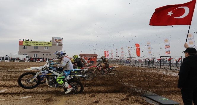 Motokros Şampiyonası’nın sezon finali Afyon’da yapıldı