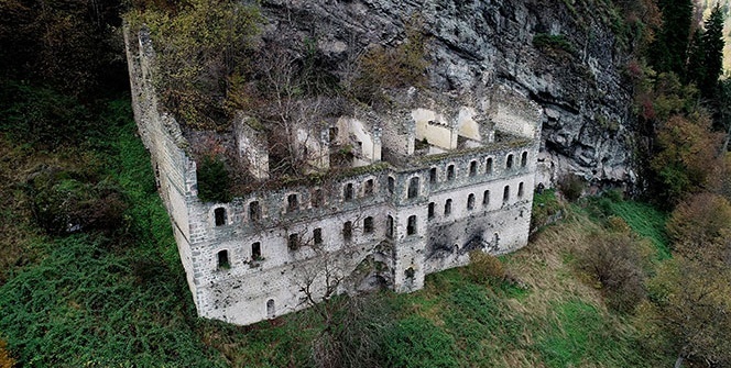 Sümela'dan bile daha eski! Ne zaman yapıldığı bilinmiyor