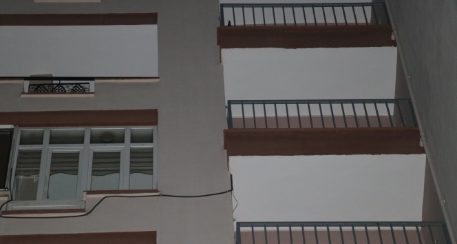 Anahtarını unutunca balkondan evine girmek isteyen genç kadın öldü