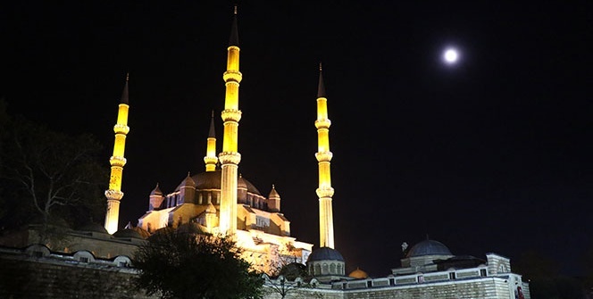 Selimiye'de Mevlit Kandili coşkusu