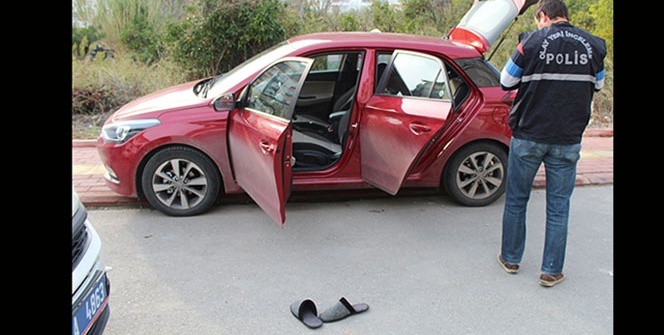 Uyuşturucu şüphelisi polisten çoraplarıyla kaçtı