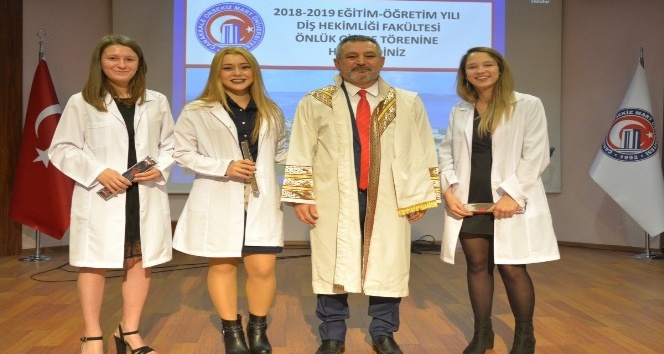 Diş Hekimliği Fakültesi Önlük Giyme Töreni gerçekleştirildi