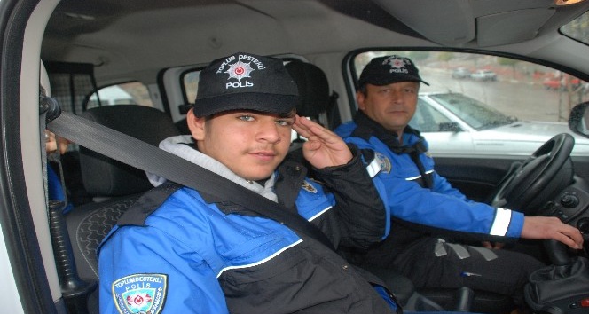 Polis otosu ile okula gitme hayali gerçek oldu