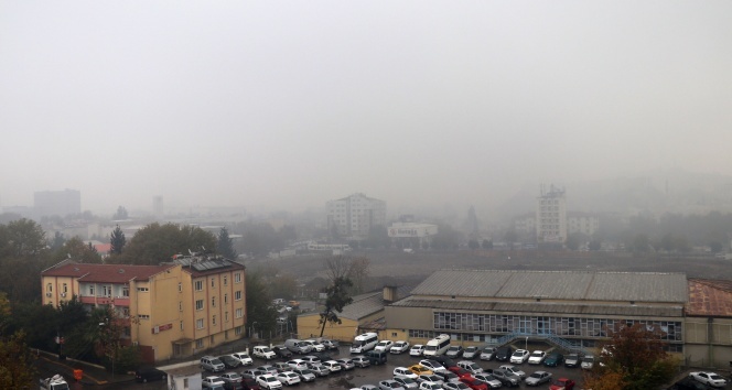 Gaziantep&#039;te yoğun sis hayatı olumsuz etkiliyor