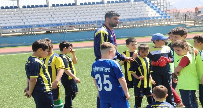 Kars’ın alt yapısı Fenerbahçe Spor Okulu’nda yetişiyor