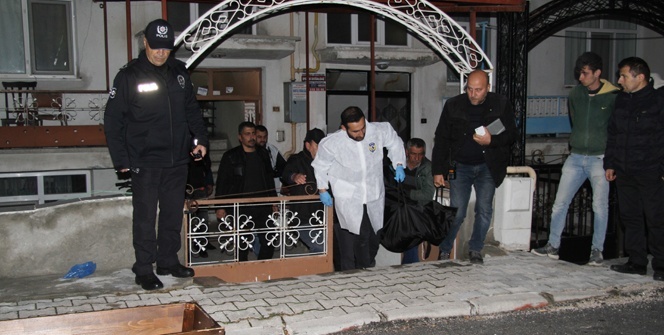 82 yaşındaki kadın evinde ölü bulundu