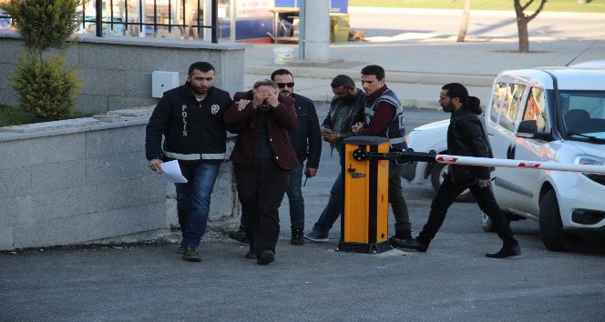 Karaman’da çaldılar, İzmir’de yakalandılar