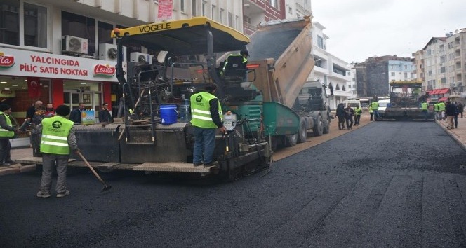 Fatsa Belediyesinin sıcak asfalt çalışmaları