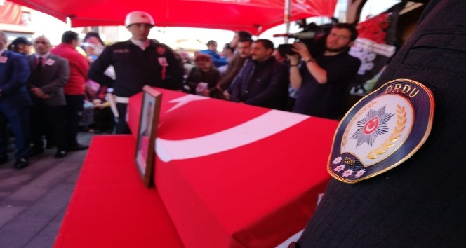 Giresun’da sarhoş sürücünün çarptığı polis Ordu’da son yolculuğuna uğurlandı