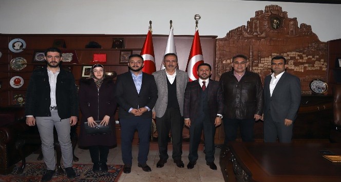 AK Parti Belediye Başkan adayı Arı, Nevşehir Belediye Başkanı Seçen’i ziyaret etti