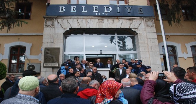 Başkan Eroğlu, davul ve zurnayla karşılandı