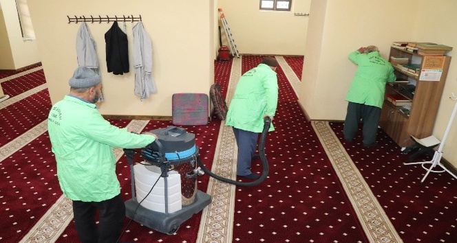 Siirt’te camiler temizleniyor