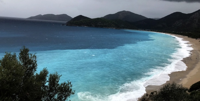 Fethiye'de denizin rengi turkuaza döndü