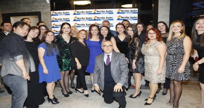 Nesibe Aydın Okullarından Öğretmenler Günü balosu