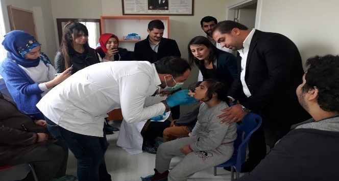 Diyarbakır’da 40 öğrenciye diş taraması