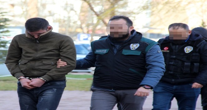 Sivas polisi uyuşturucu satıcılarına göz açtırmıyor: 9 gözaltı