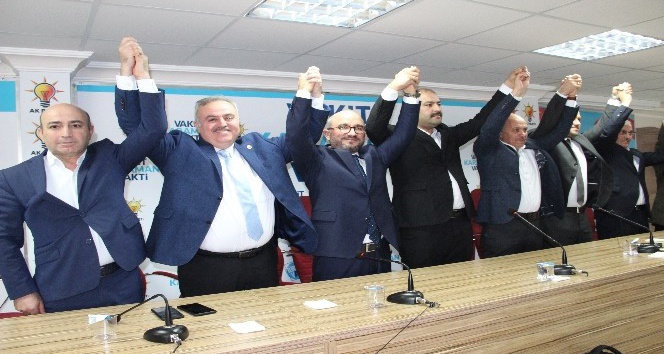 Karaman’da AK Parti belediye başkan adayını tanıttı