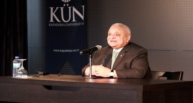 Eski Kültür ve Turizm Bakanı Koç, Kapadokya Üniversitesinde konferans verdi