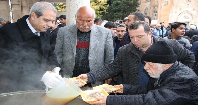 Şanlıurfa’da 15 bin kişiye tirit ikramı