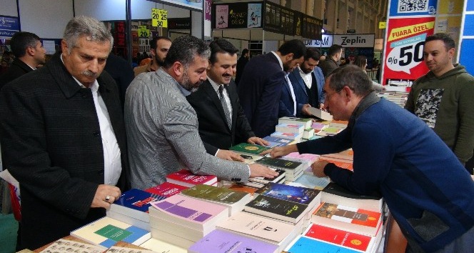 Ak Parti İl Başkanı Yıldız, kitap fuarını gezdi