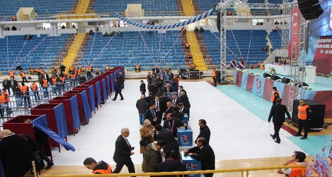 Trabzonspor Genel Kurulu’nda oy verme işlemi başladı