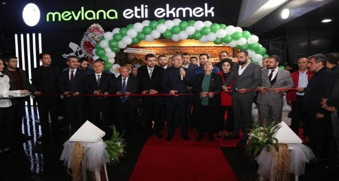 Diyarbakır’da ilk etli ekmek lokantası dualarla açıldı