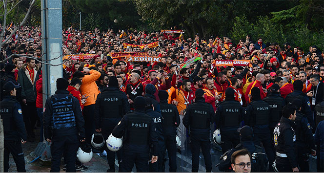 Galatasaray taraftarı Vodafone Park’a ulaştı