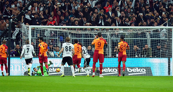 Galatasaray, bu sezonki derbilerde 3 puan alamadı