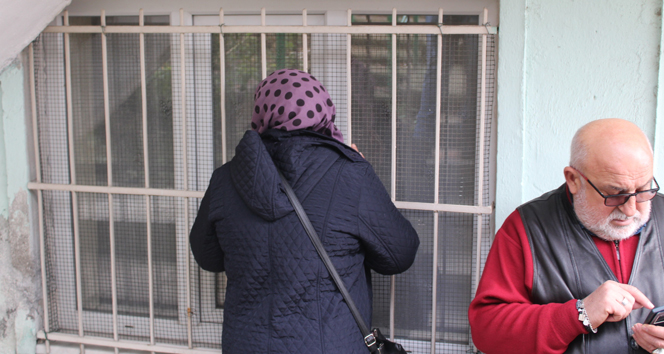 Komşularının haber alamadığı yatağa bağlı yaşlı kadının imdadına itfaiye yetişti