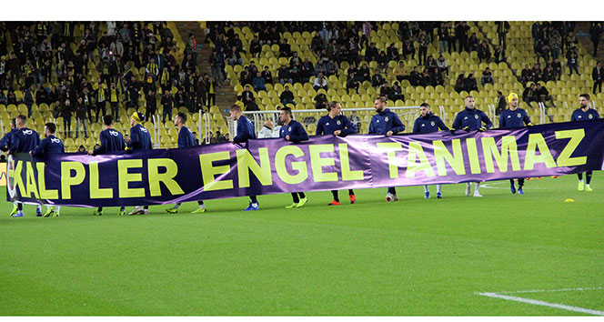 Fenerbahçe’den anlamlı pankart!