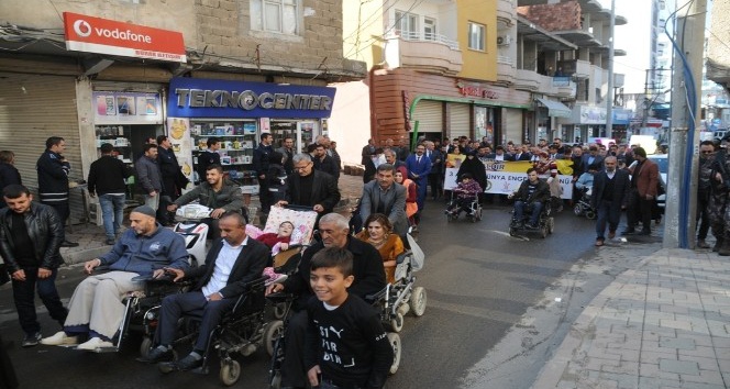 Cizre’de Dünya Engelliler Günü’nde farkındalık yürüyüşü