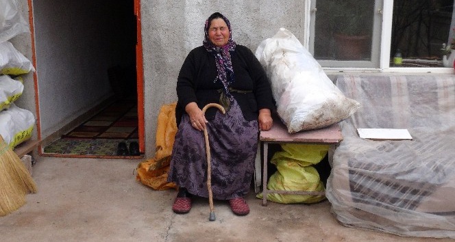 Yılbaşında satacağı hindileri çalınan yaşlı kadın gözyaşlarına hakim olamadı