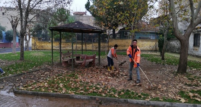 Alaşehir Belediyesi temizlik çalışmalarını aralıksız sürdürüyor