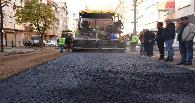 Yeni Mahalle’nin yolları asfaltlanıyor