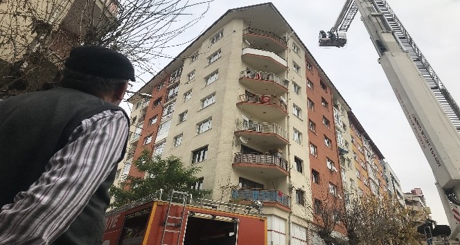 Eskişehir’de 8 katlı binadaki yangın korkuttu