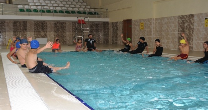 Mardin’de 400 çocuk yüzmeyi öğrenecek