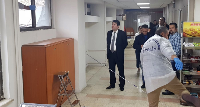 Silahla belediyeyi bastÄ±, siniri geÃ§ene kadar ortalÄ±ÄÄ± birbirine kattÄ±