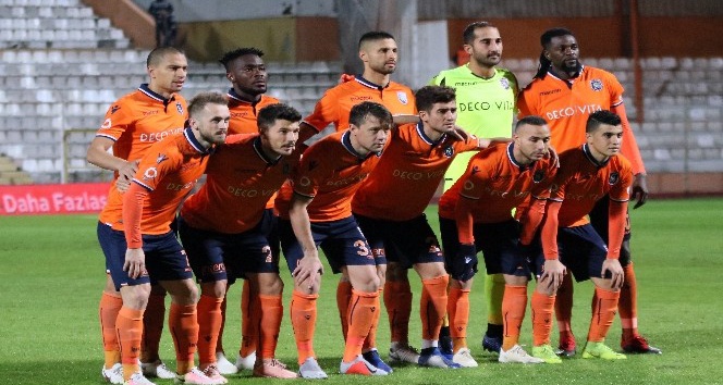Ziraat Türkiye Kupası: Adana Demirspor: 0 - Medipol Başakşehir: 0 (İlk yarı sonucu)