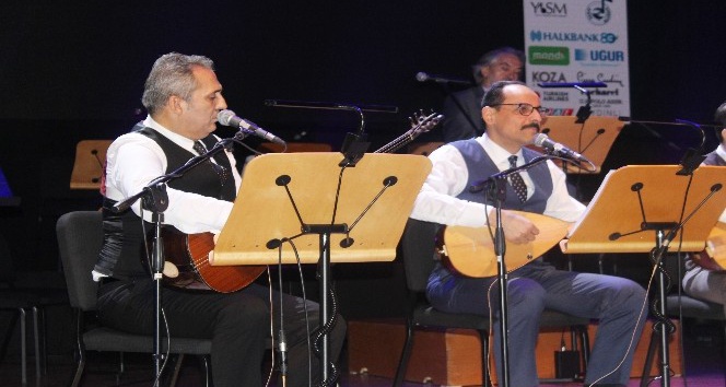 İbrahim Kalın ve Yavuz Bingöl ‘İrfani Türküler’ konserinde sahne aldı