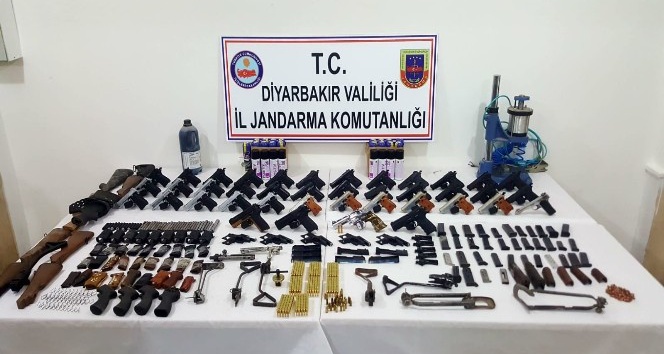 Jandarmadan silah kaçakçılarına darbe: 5 gözaltı