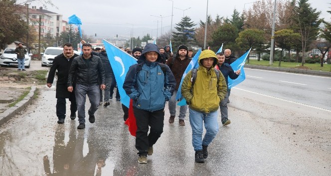 Çin’i protesto etmek için İstanbul’dan Ankara’ya yürüyorlar