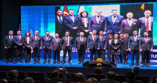 Bakan Selçuk, TÜSİAD Yüksek İstişare Konseyi Toplantısı’na katıldı