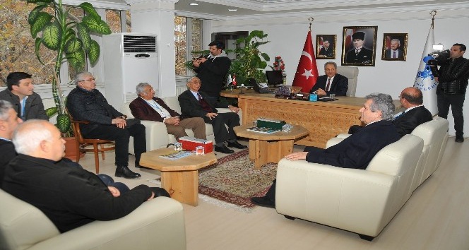 Akşehir Akademisi Vakfı Mütevelli Heyetinden Başkan Akkaya’ya ziyaret